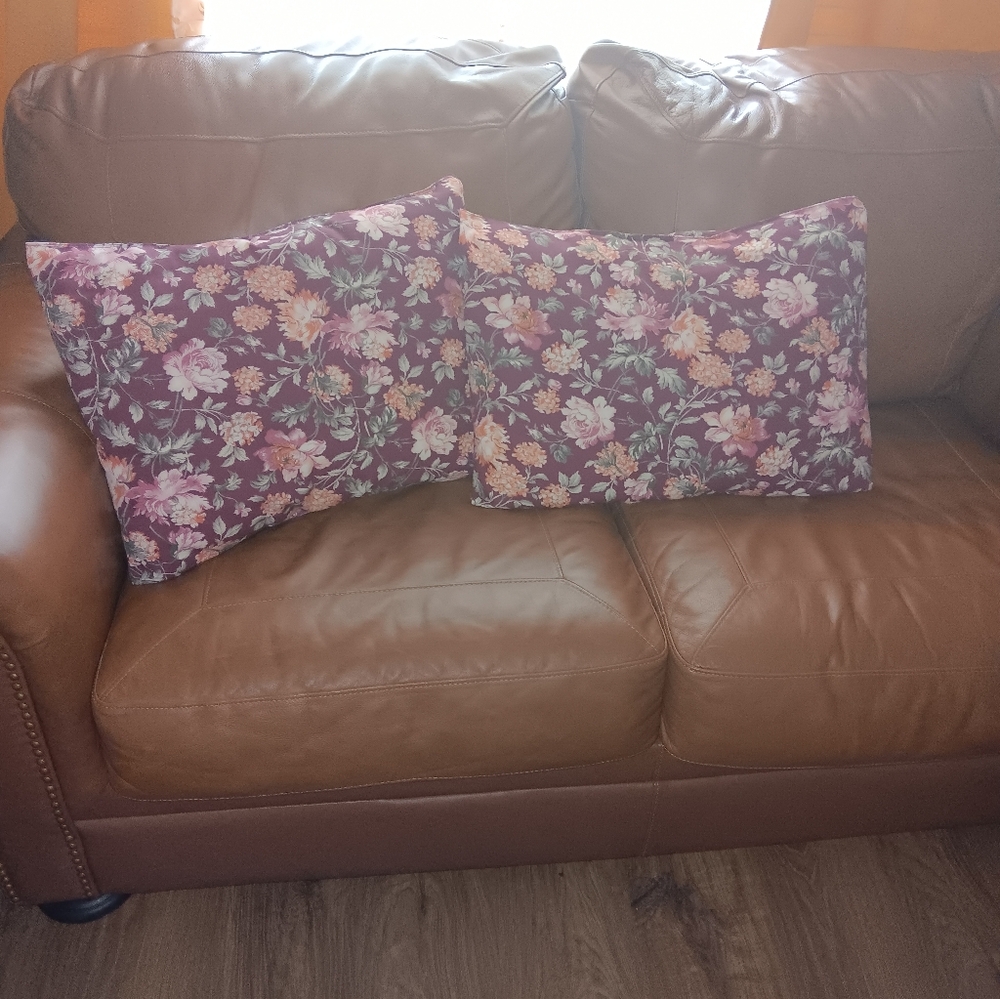 Floral Pair Decorative Throw Pillows in Purple and Green